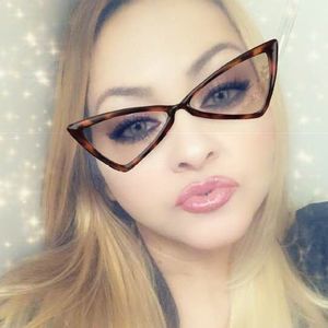 Meet your Posher, Lilly n